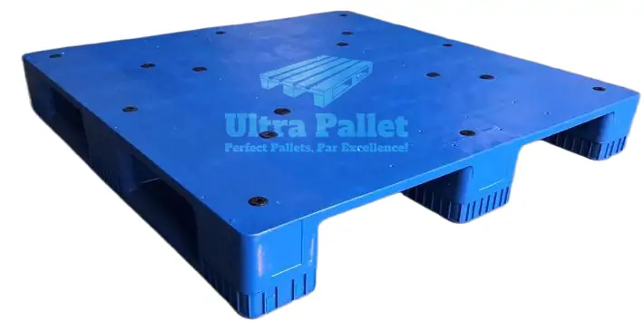 Solid Closed Deck Plastic Pallet.png