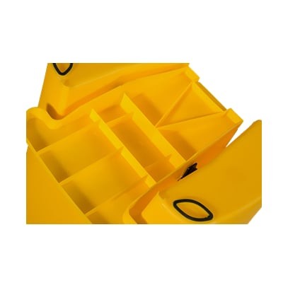 bottom of 50L yellow bin waste in hospital