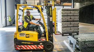 forklift use 1200x1000x160mm heavy duty industrial pallet with 3 runners made of HDPE material.webp
