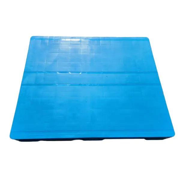 "Reinforced Hot-Melt Welded Panels on NSF-Certified Plastic Pallet