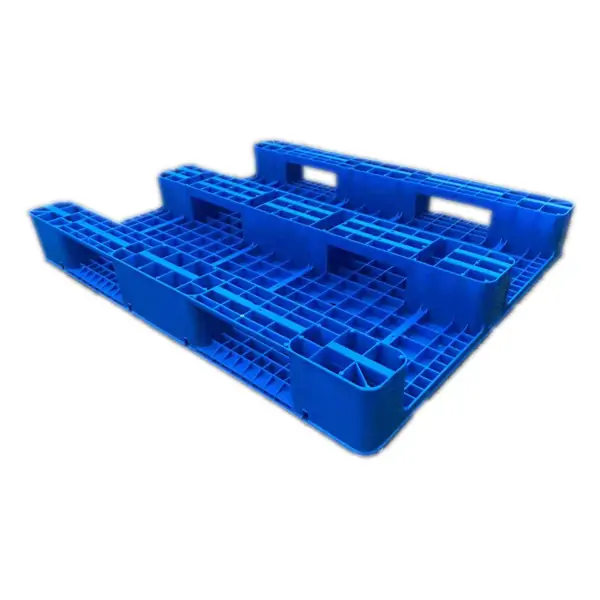 Anti-Slip Surface Design on Industrial Plastic Pallets