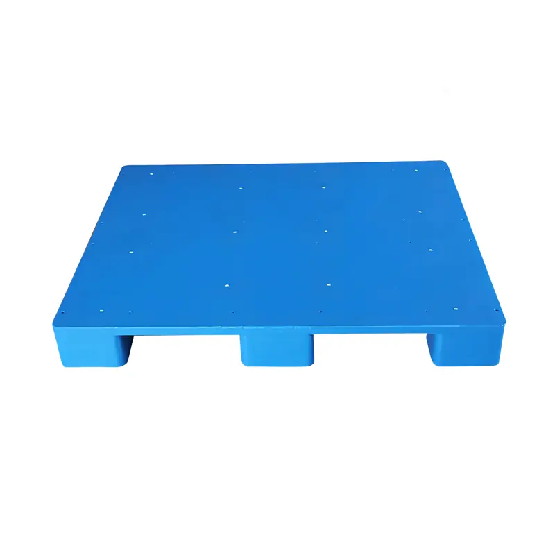 Front view of 1100x1100mm 9-feet closed deck plastic pallet