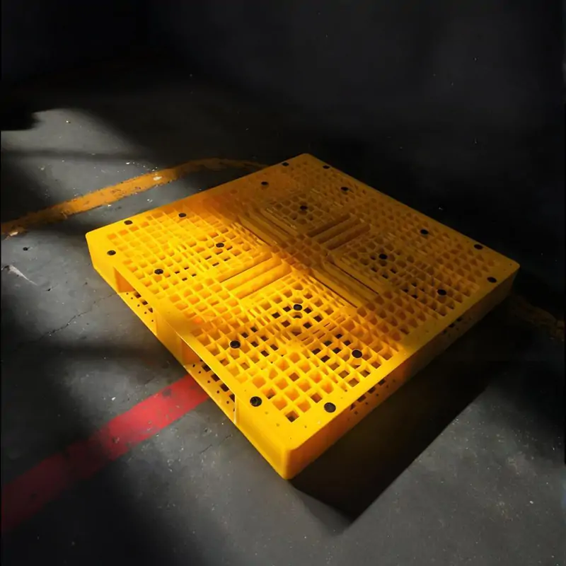 Overall display of 1200×1200×150mm 6-runner open deck plastic pallet