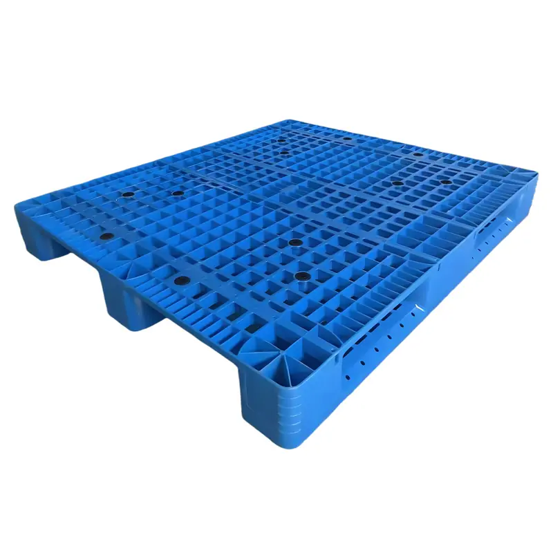 Open deck plastic pallet