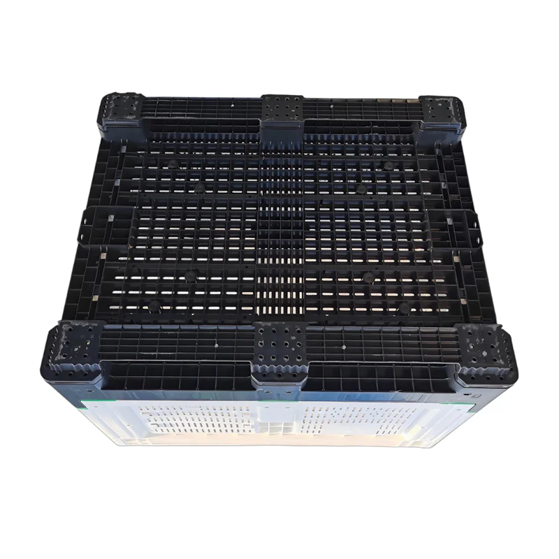 bottom of plastic pallet box